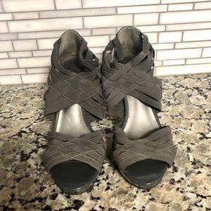👠 Madden Girl Gray Heel Sandals | Size 7.5